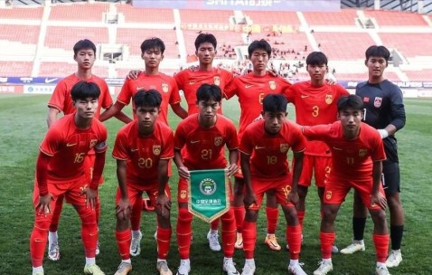 拉力赛超级杯焦点战：江畔天狼队鏖战陇右白虎队，新星闪耀。-爱游戏官网